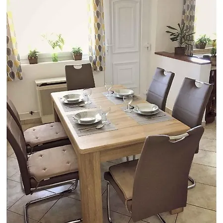 - Balaton 20085 Apartmán Balatonszarszo