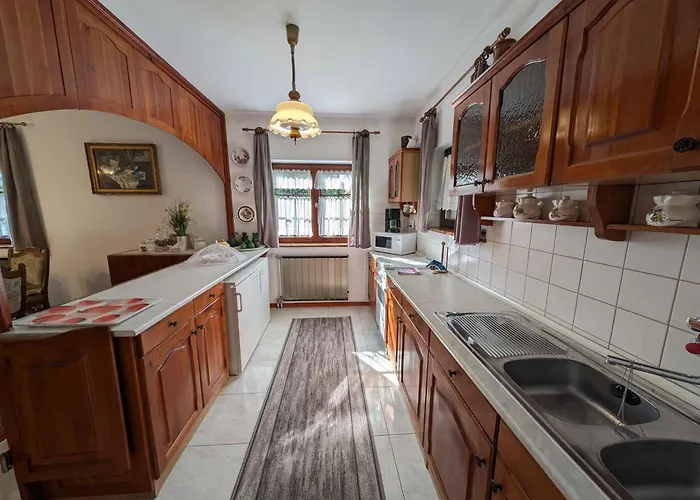 - Balaton 20085 Balatonszarszo